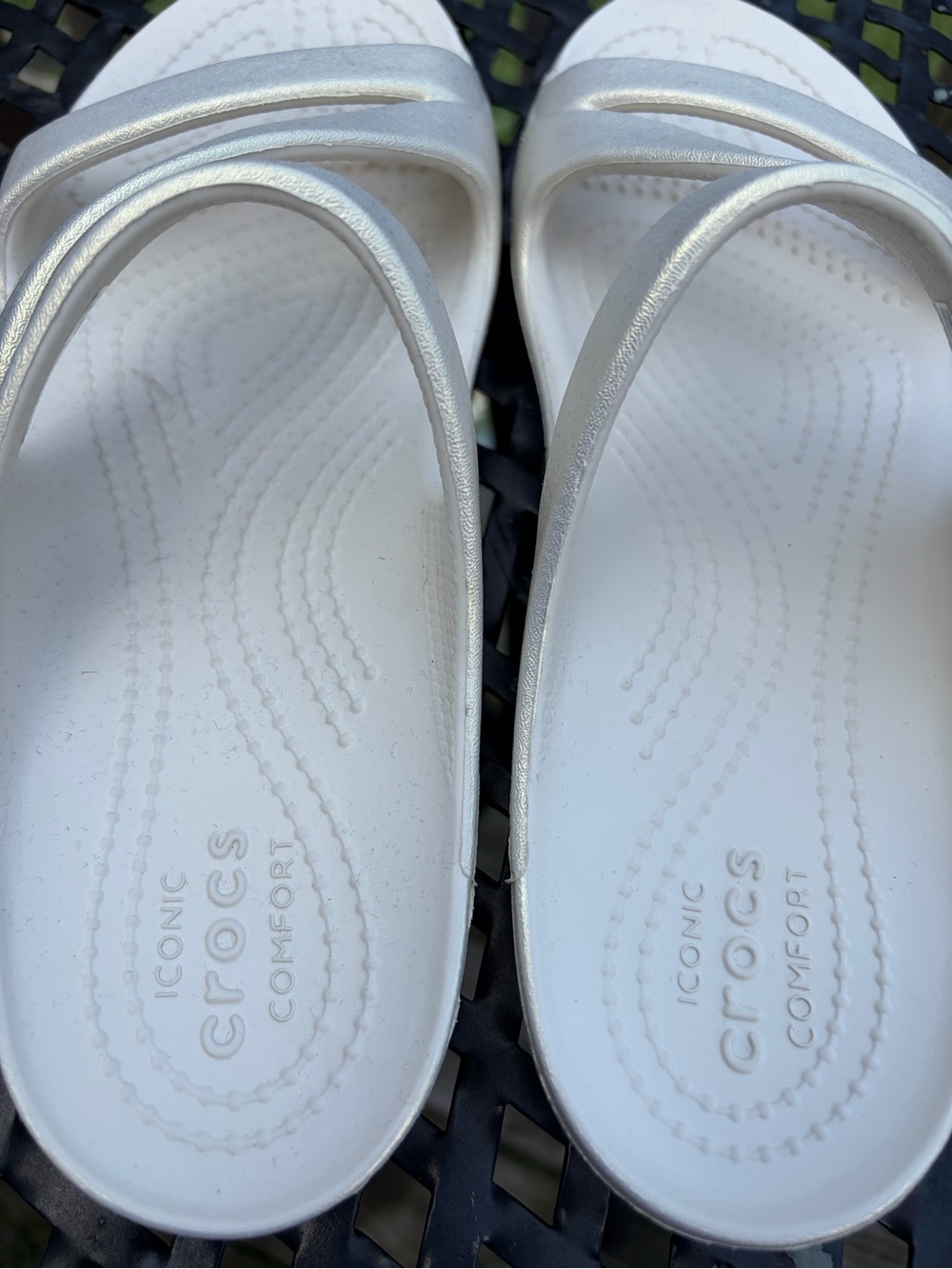 CROCS Women's Metallic Silver Slide Sandals 7 - Picture 4 of 5
